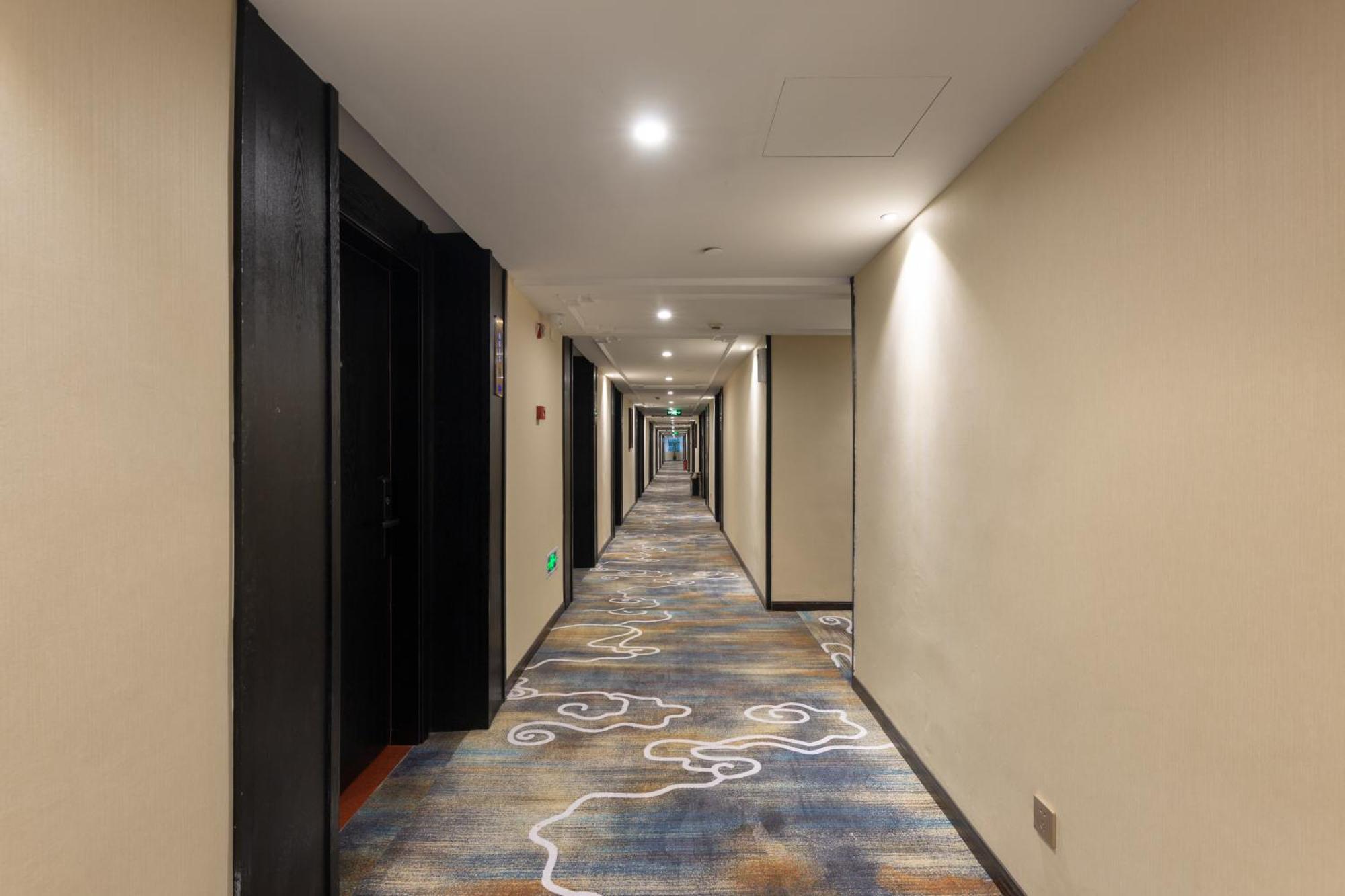 Yiwu Luckbear Hotel Экстерьер фото