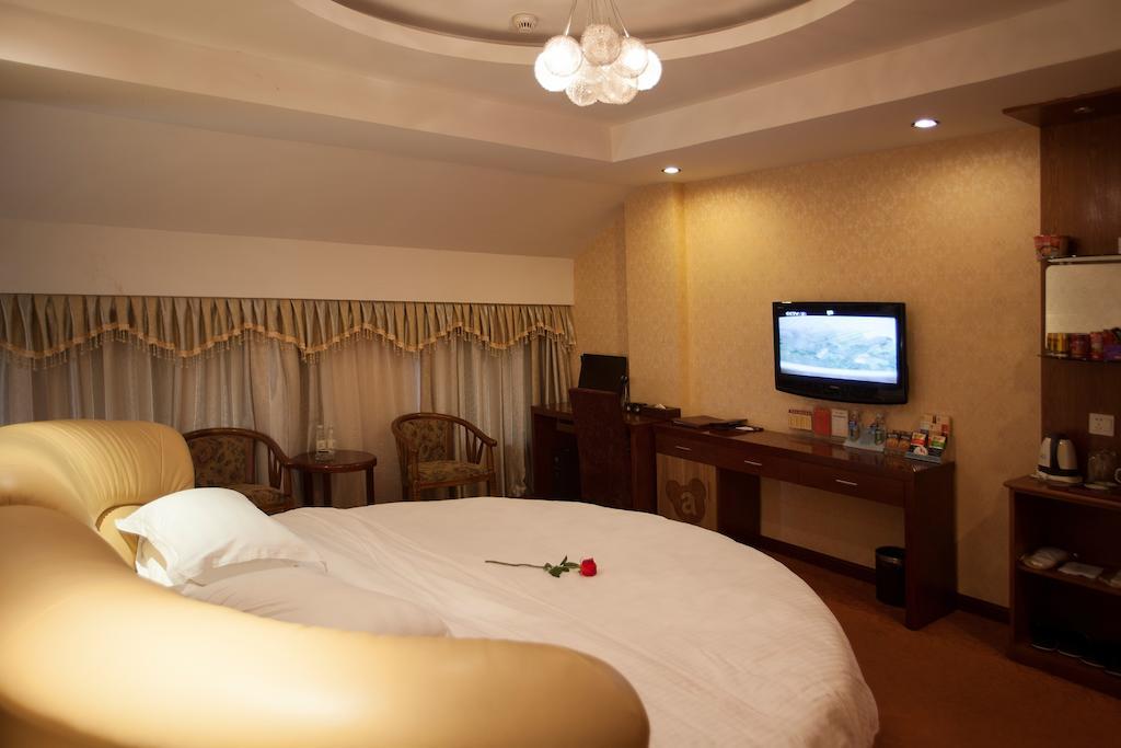 Yiwu Luckbear Hotel Экстерьер фото