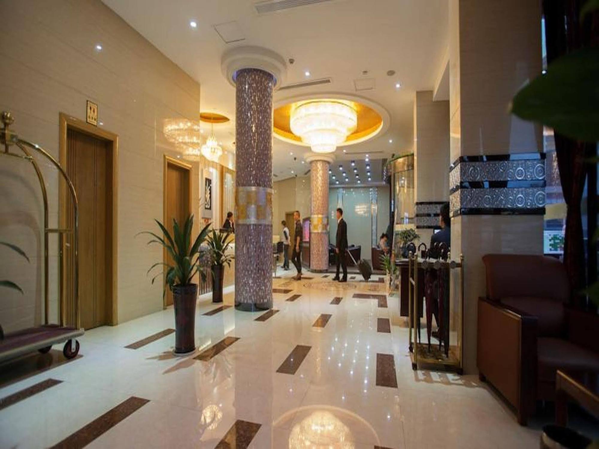 Yiwu Luckbear Hotel Экстерьер фото